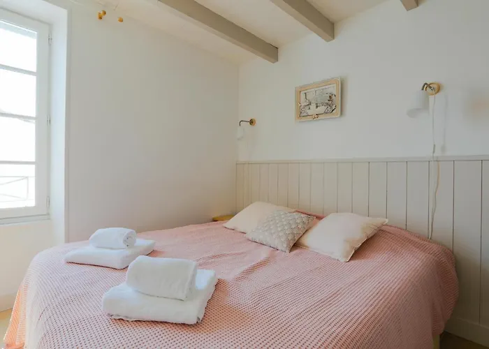 Maison Pour 4 à Entre Port Et *